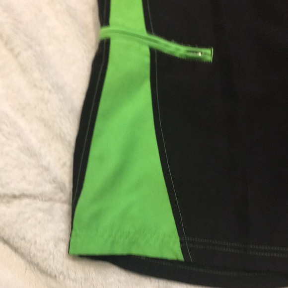 🍎 Hang Ten Black and Green Board Shorts - 34” - Picture 3 of 6